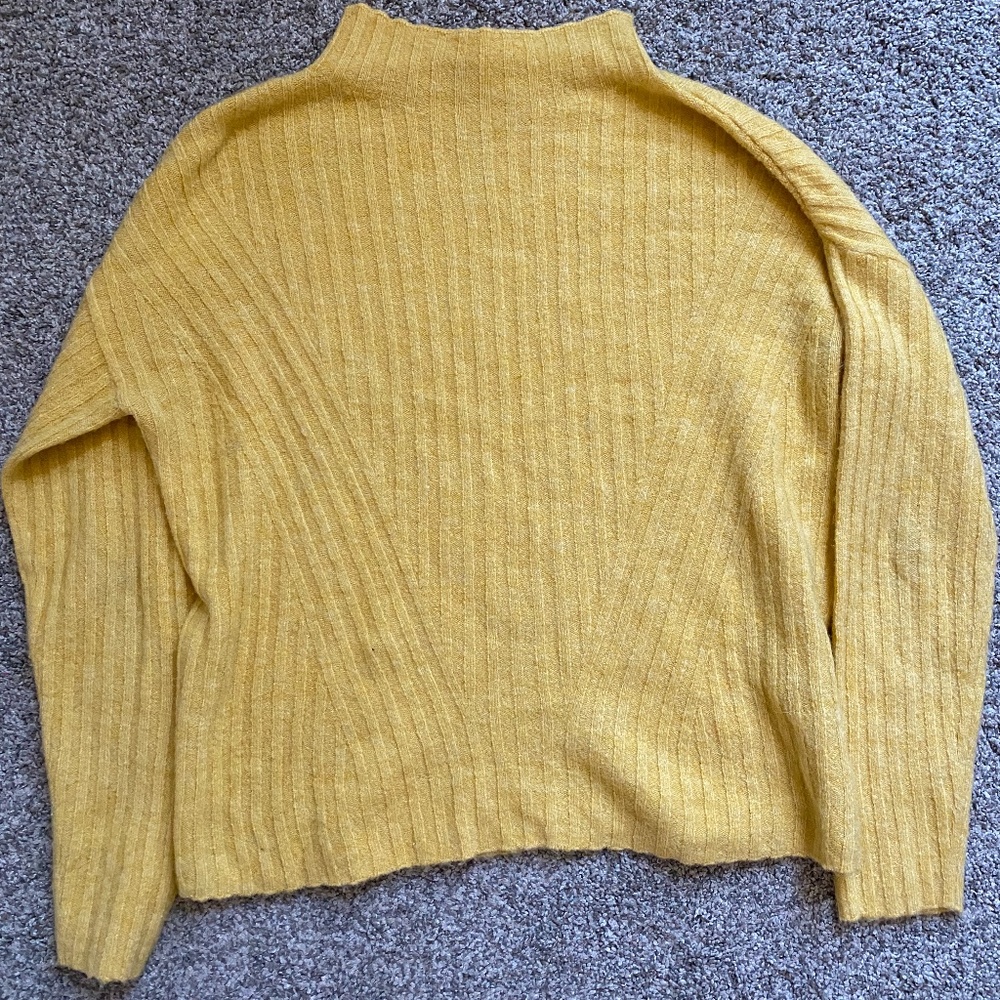 yellow old navy sweater